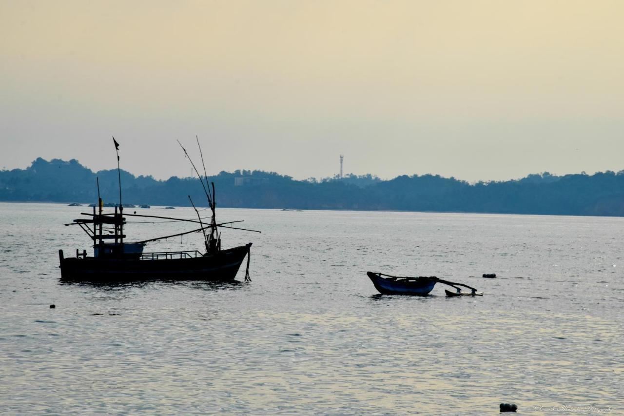 Tenasi Beach Resort Ahangama Luaran gambar